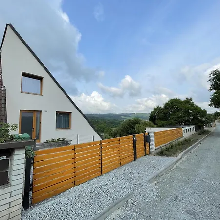 Villa In Moravia With Heated Pool فيلة